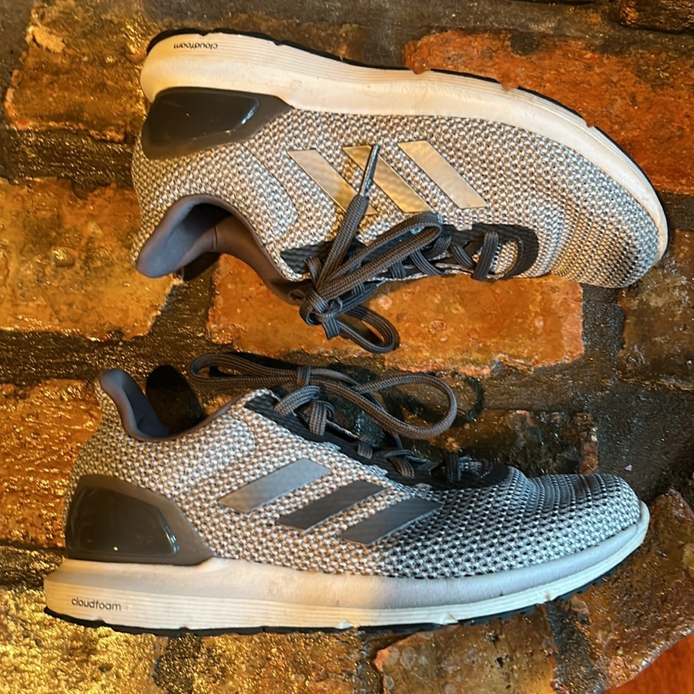 Adidas sneakers. - Picture 4 of 5